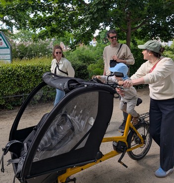 My wife and my son with friends on the cargobike